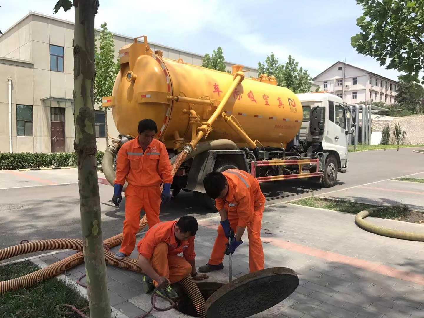 宁安化粪池清理与5-8吨吸粪车施工效率分析